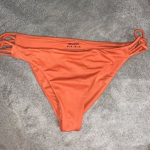 Orange rust like color rvca